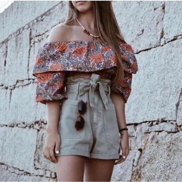 Zara | Poplin Floral Puff Sleeve Cropped Blouse - Picture 3 of 9